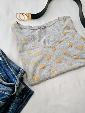 GAP Gray V-Neck Tee with Gold Polka Dots